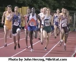 Traffic jam in the last 100 meters of the 800 meter run